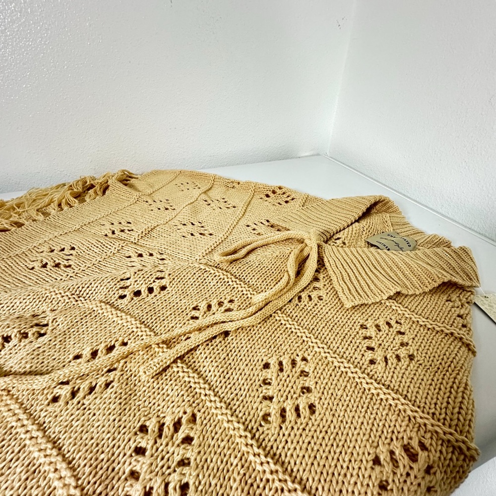 Free People Eyelet Knit Poncho in Ivory NWT - Picture 6 of 9